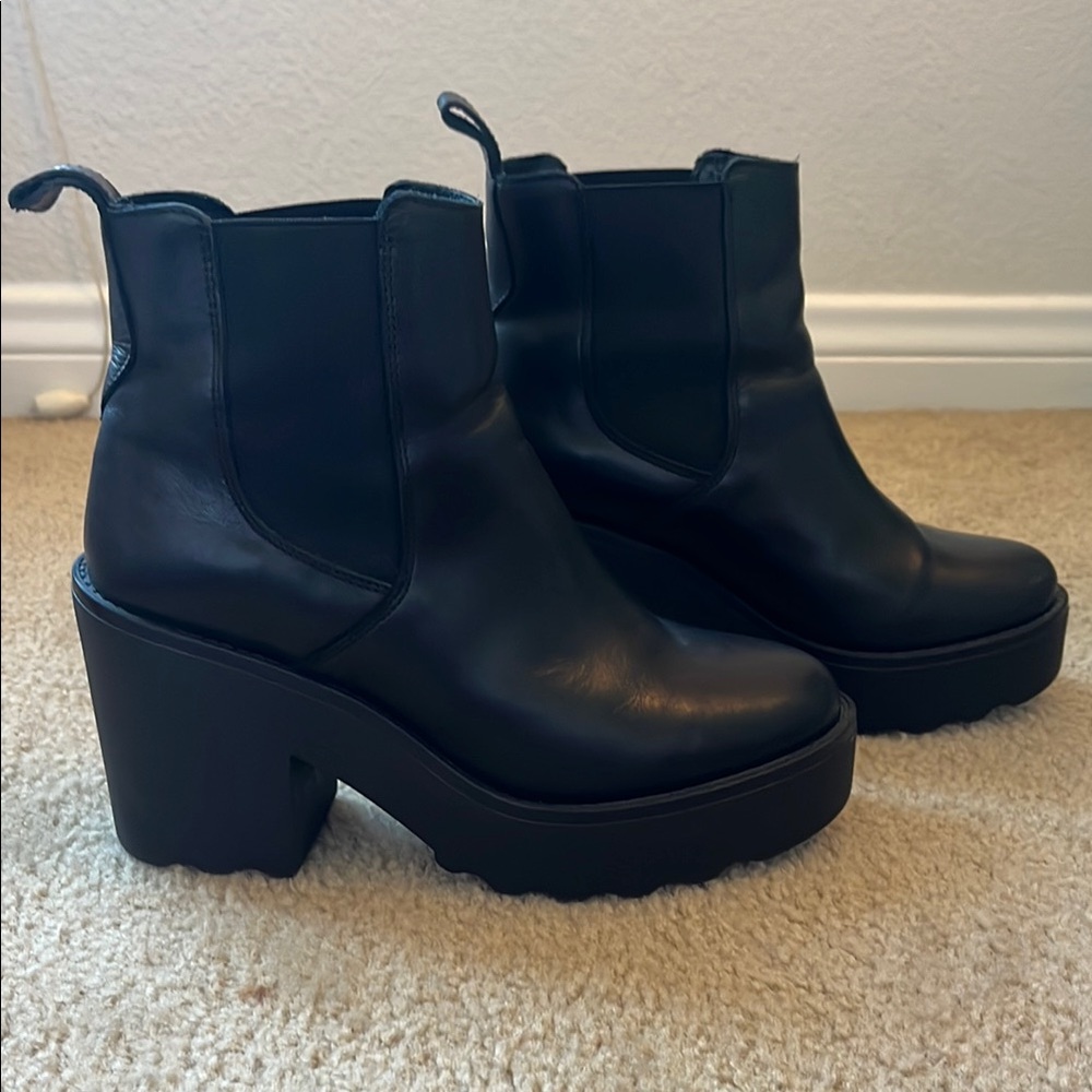 Steve Madden Black Leather Heeled Boots